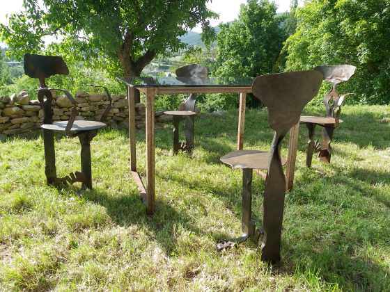 mesa y sillas de forja